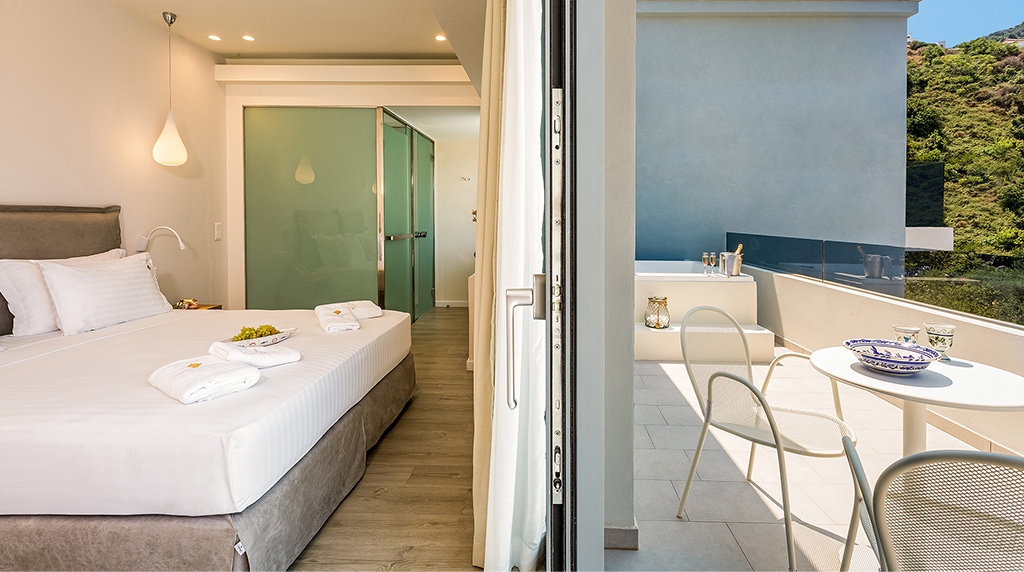 Superior Room with Hydromassage Bathtub or outdoor Jacuzzi 